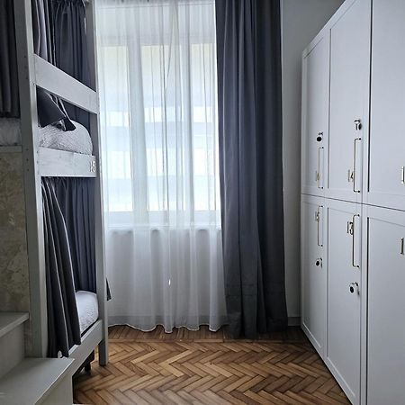 The Host Hostel Parma Luaran gambar
