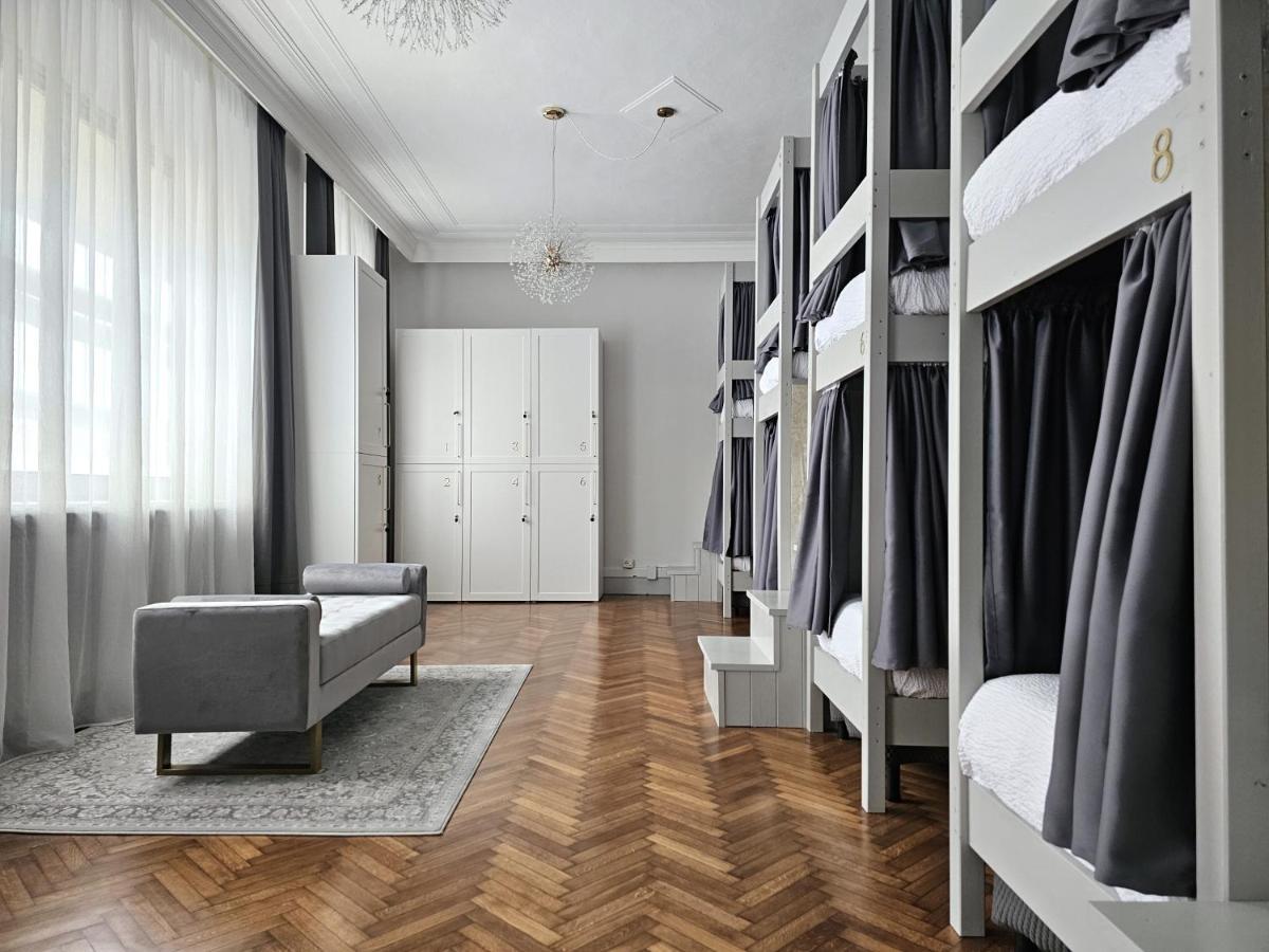 The Host Hostel Parma Luaran gambar