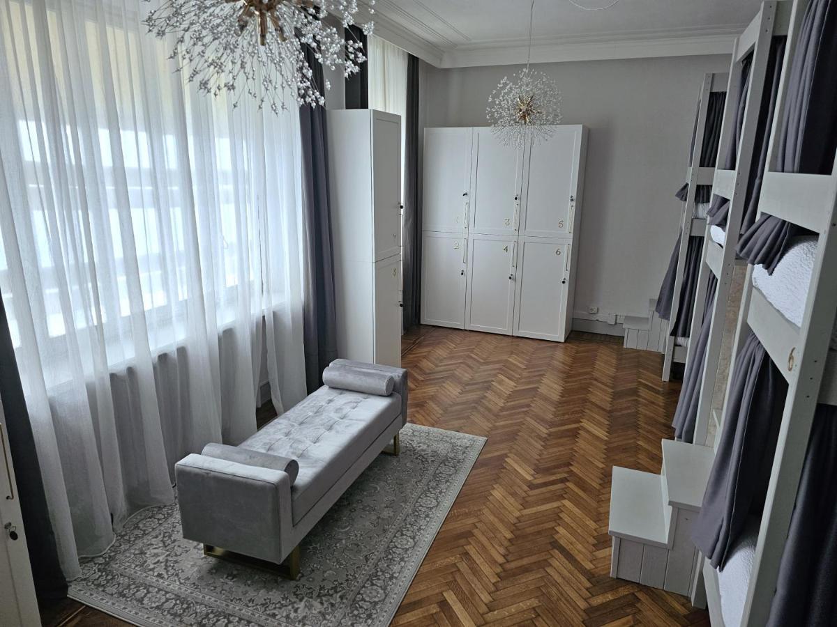 The Host Hostel Parma Luaran gambar