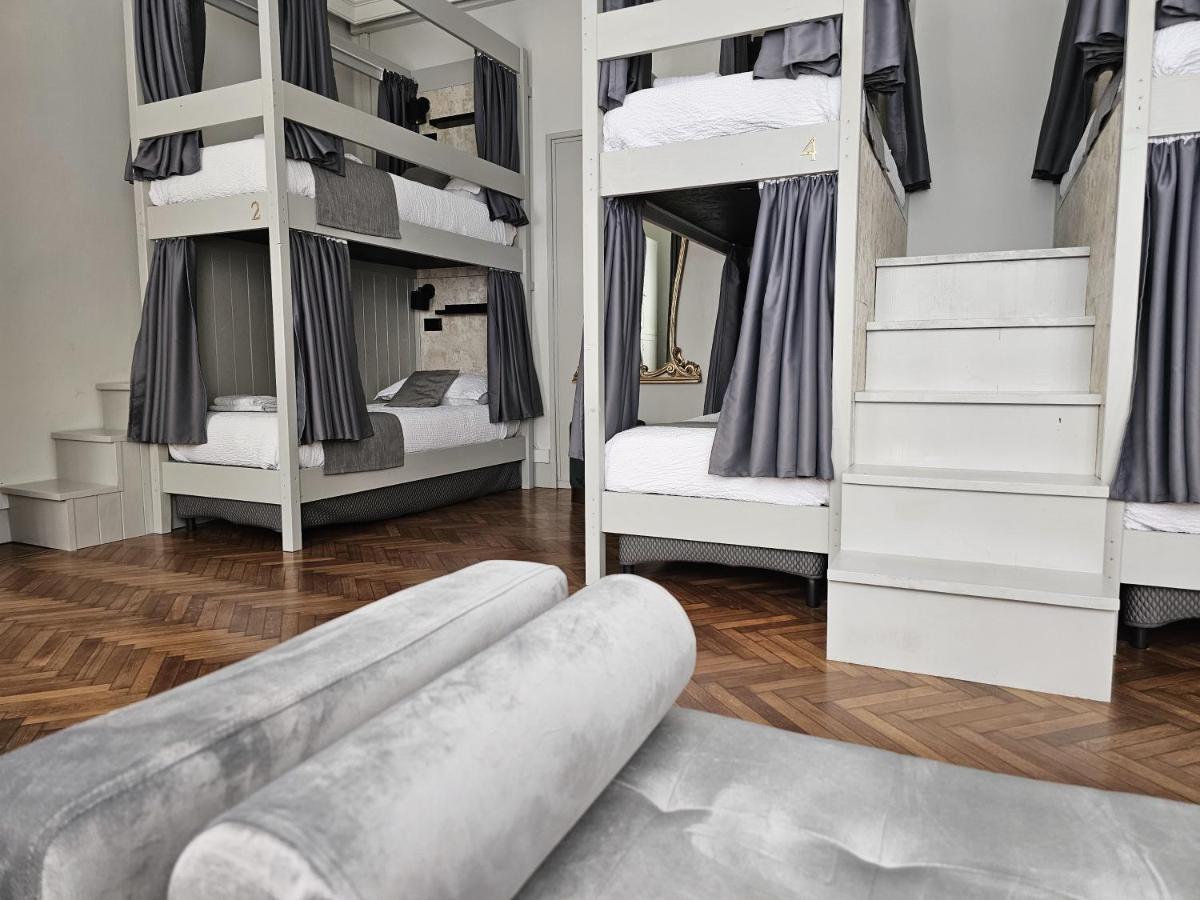 The Host Hostel Parma Luaran gambar