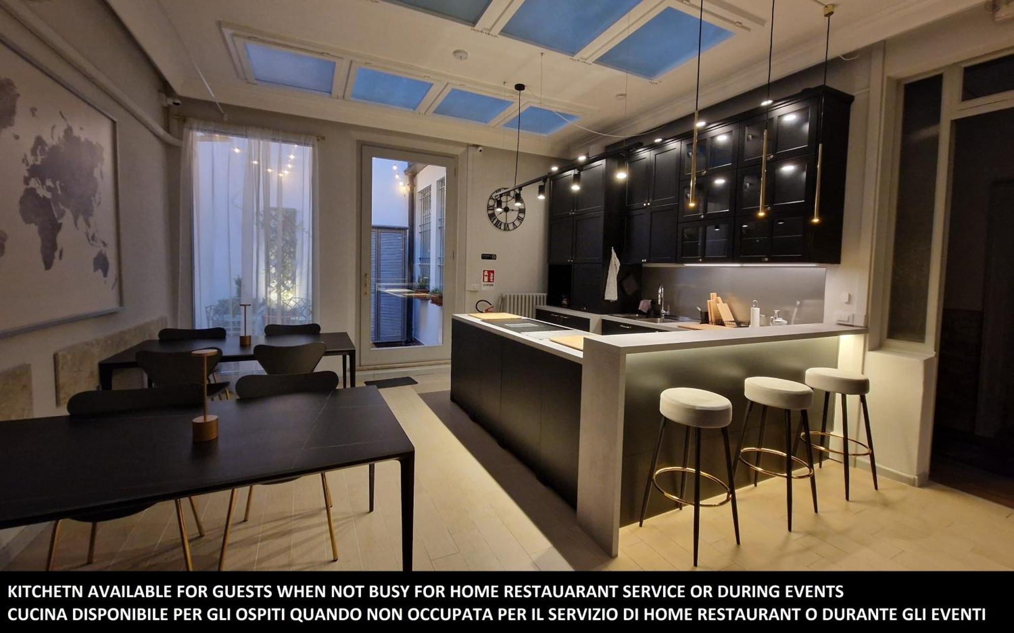 The Host Hostel Parma Luaran gambar