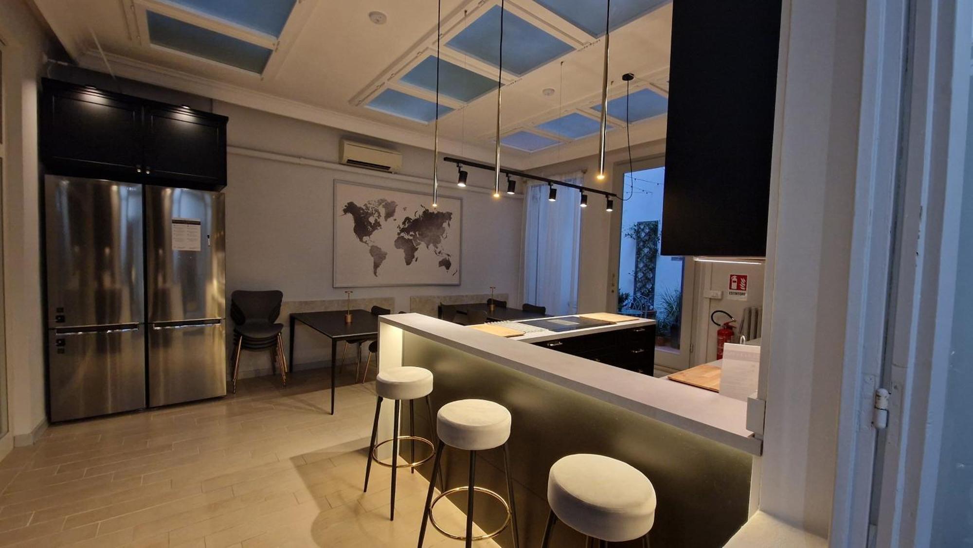 The Host Hostel Parma Luaran gambar